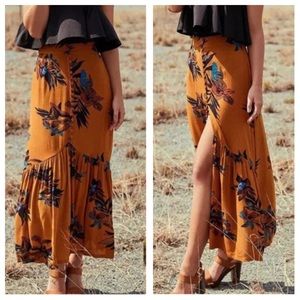 NWOT Electric Orchid Button MAXI skirt. Gold. S